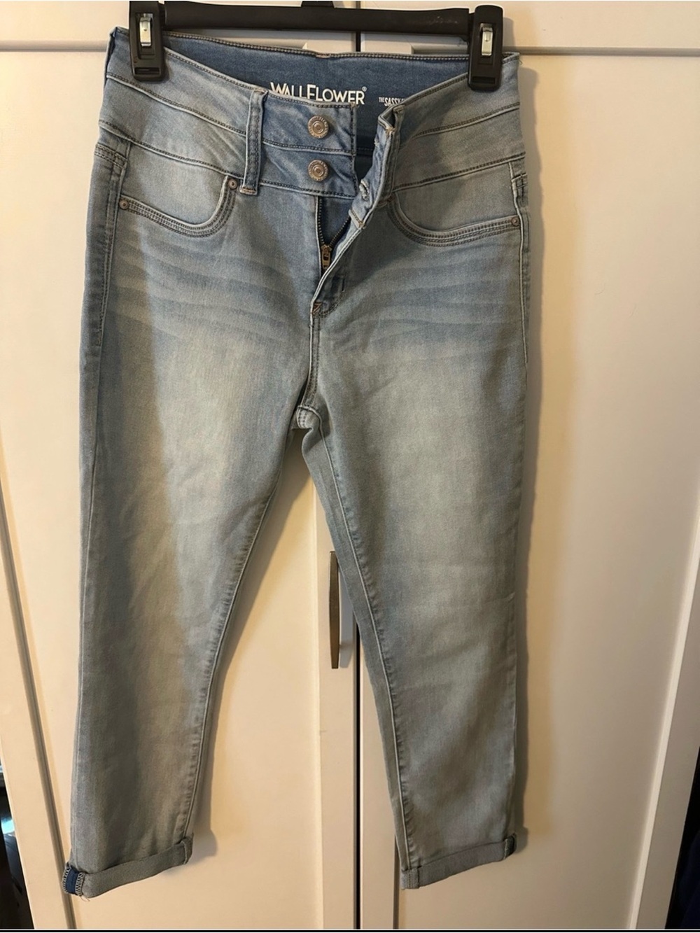 Wallflower Light Wash Cropped Skinny Jeans